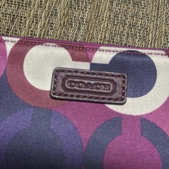 Coach Poppy Wristlet - Picture 2 of 3